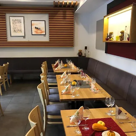 Gæstehus Weinmotel Simon 1 A Alzenau in Unterfranken