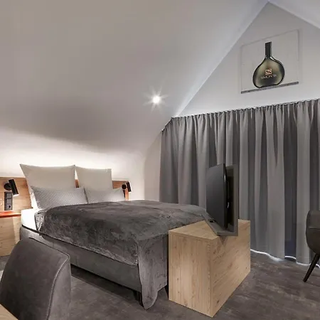 Weinmotel Simon 1 A Gæstehus Alzenau in Unterfranken