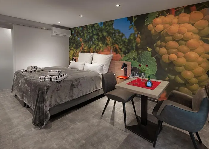 Weinmotel Simon 1 A בית הארחה